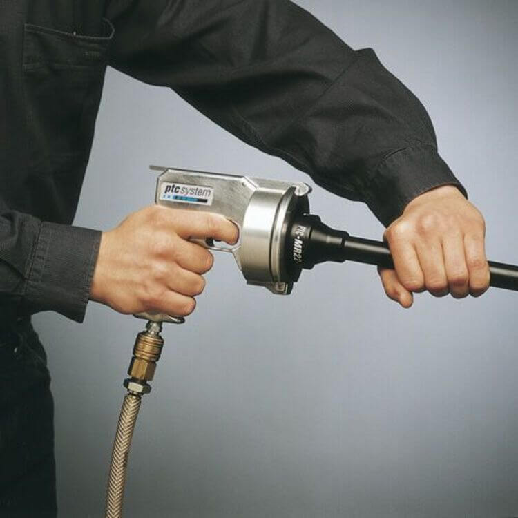 Xả Nhớt Thủy Lực là quá trình xúc rửa, làm sạch và thay thế dầu thủy lực cho hệ thống máy móc công ty bạn. Cùng Fusito Việt Nam tìm hiểu về quá trình này!