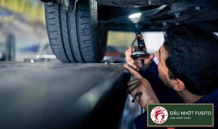 Bộ chuyển đổi xúc tác khí thải là gì? Những dấu hiệu của lỗi bộ chuyển đổi xúc tác ô tô như thế nào? Hãy cùng kênh dầu nhớt Fusito tìm hiểu trong bài viết này.