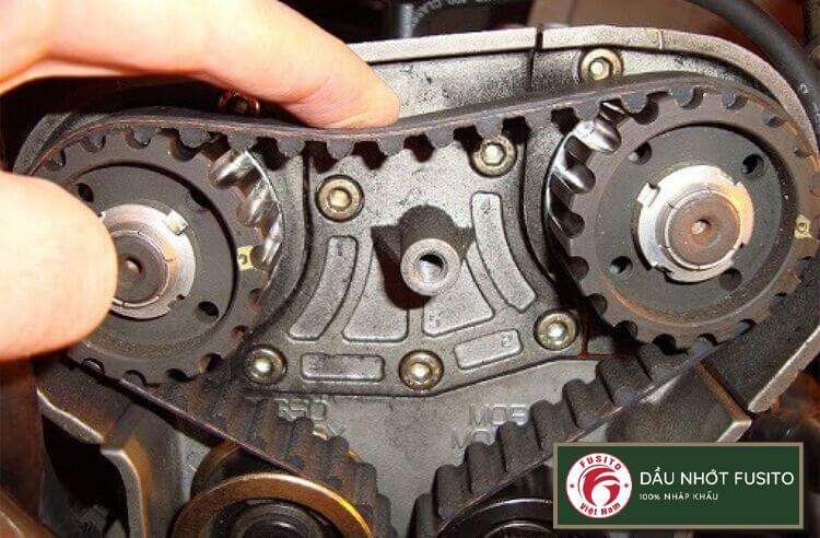 Thay dây curoa ô tô bằng cách nào? Puly tăng dây curoa mua ở đâu? puly dây curoa hãng nào tốt? Cùng dầu nhớt Fusito làm rõ trong bài viết này!