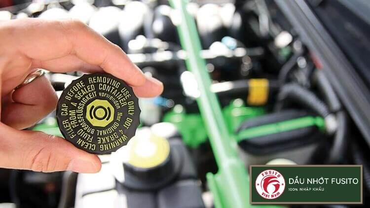 Dầu phanh ô tô là gì? dầu thắng đĩa nên chọn dầu thắng dot 4 hay dầu phanh dot3? Những báo hiệu thiếu dầu phanh trên xe như thế nào? Hãy cùng phân tích!