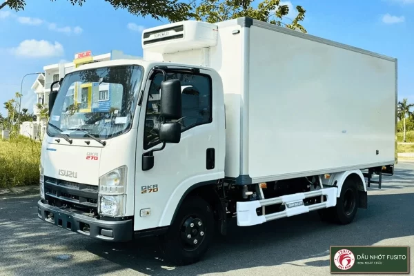 Đánh Giá Isuzu QKR 270: Dòng Xe Tải Đông Lạnh Này Dùng Nhớt Nào?